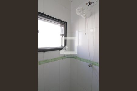 Banheiro de casa de condomínio à venda com 2 quartos, 125m² em Vila Granada, São Paulo