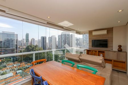 Sala/Varanda de apartamento para alugar com 1 quarto, 66m² em Brooklin, São Paulo