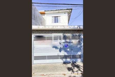Casa à venda com 138m², 3 quartos e 2 vagas Casa à venda com 138m², 3 quartos e 2 vagasFachada