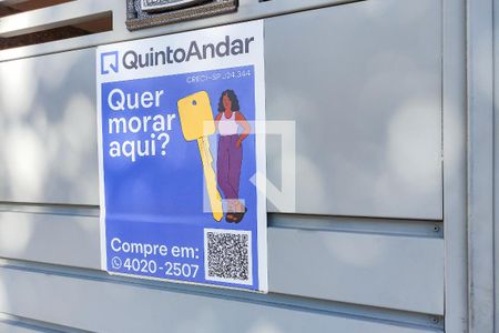 Casa à venda com 138m², 3 quartos e 2 vagas Casa à venda com 138m², 3 quartos e 2 vagasFachada