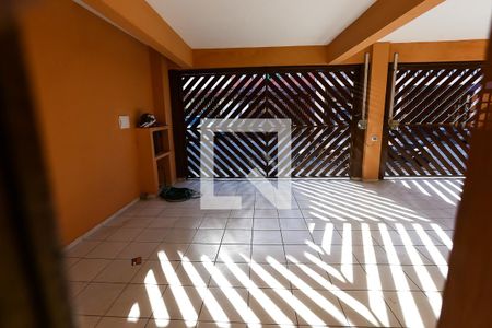 Garagem  de casa à venda com 3 quartos, 302m² em Jardim Maria Rosa, Taboão da Serra