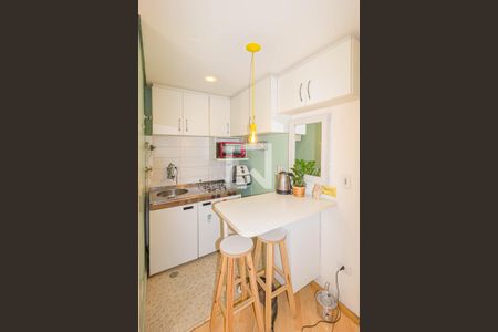 Apartamento à venda com 28m², 1 quarto e 1 vaga Apartamento à venda com 28m², 1 quarto e 1 vagaCozinha