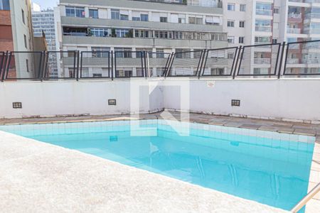 Apartamento à venda com 28m², 1 quarto e 1 vaga Apartamento à venda com 28m², 1 quarto e 1 vagaÁrea comum - Piscina