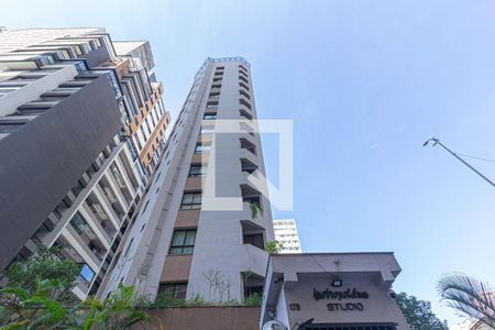 Apartamento à venda com 28m², 1 quarto e 1 vaga Apartamento à venda com 28m², 1 quarto e 1 vagaFachada do Prédio