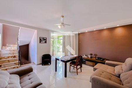 Sala de casa para alugar com 3 quartos, 256m² em Quarta Parada, São Paulo