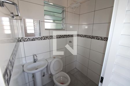 Banheiro de apartamento para alugar com 1 quarto, 17m² em Vila Alzira, São Paulo