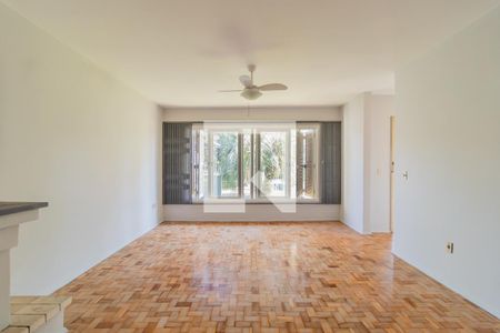 Sala de casa à venda com 3 quartos, 177m² em Campo Novo, Porto Alegre