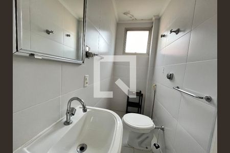 Banheiro de apartamento à venda com 1 quarto, 42m² em Cambuí, Campinas