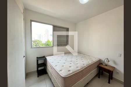 Quarto de apartamento à venda com 1 quarto, 42m² em Cambuí, Campinas