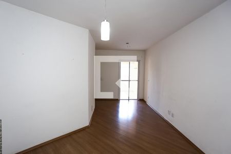 Sala de apartamento para alugar com 3 quartos, 80m² em Parque Taboão, Taboão da Serra