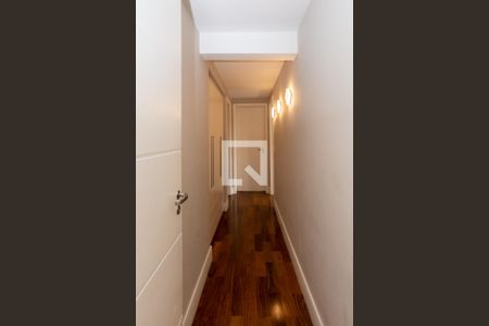 Corredor de apartamento para alugar com 3 quartos, 183m² em Vila Rosalia, Guarulhos