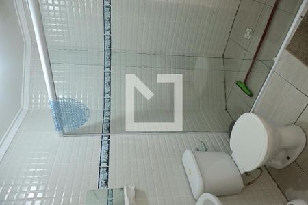 Banheiro de apartamento para alugar com 1 quarto, 45m² em Vila Tupi, Praia Grande