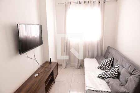 Sala de apartamento para alugar com 1 quarto, 45m² em Vila Tupi, Praia Grande