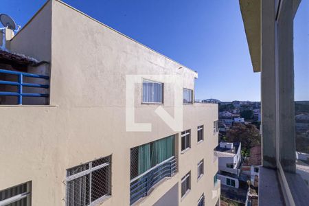 Vista da sala  de apartamento à venda com 3 quartos, 90m² em São João Batista, Belo Horizonte