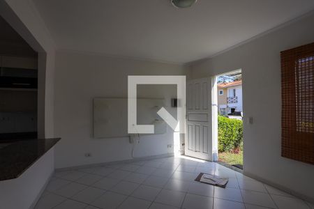 Sala de casa de condomínio para alugar com 2 quartos, 60m² em Jardim Barbacena, Cotia