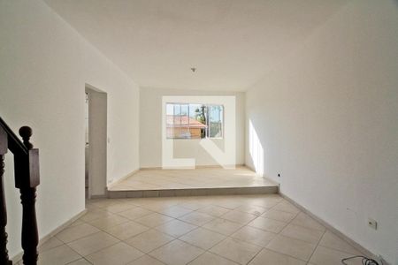 Sala de casa para alugar com 3 quartos, 98m² em Vila Carbone, São Paulo