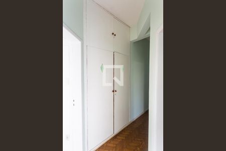 Rouparia de apartamento para alugar com 3 quartos, 100m² em Funcionários, Belo Horizonte