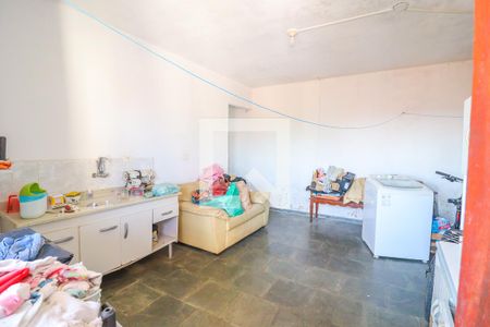 Casa à venda com 378m², 4 quartos e 2 vagas Casa à venda com 378m², 4 quartos e 2 vagasEdícula