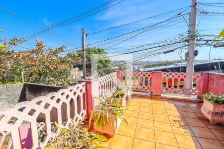 Casa à venda com 378m², 4 quartos e 2 vagas Casa à venda com 378m², 4 quartos e 2 vagasTerraço