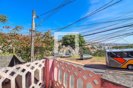 Casa à venda com 378m², 4 quartos e 2 vagas Casa à venda com 378m², 4 quartos e 2 vagasTerraço