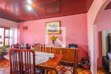 Casa à venda com 378m², 4 quartos e 2 vagas Casa à venda com 378m², 4 quartos e 2 vagasSala