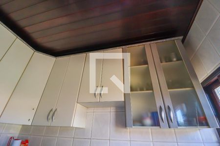 Casa à venda com 378m², 4 quartos e 2 vagas Casa à venda com 378m², 4 quartos e 2 vagasCozinha e Área de Serviço