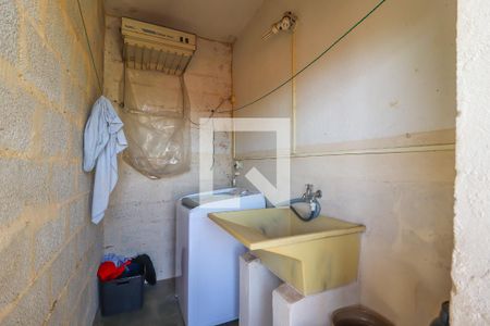 Casa à venda com 378m², 4 quartos e 2 vagas Casa à venda com 378m², 4 quartos e 2 vagasÁrea de Serviço