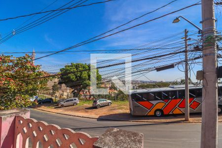 Casa à venda com 378m², 4 quartos e 2 vagas Casa à venda com 378m², 4 quartos e 2 vagasTerraço