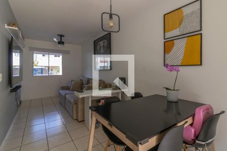 Sala de casa de condomínio para alugar com 3 quartos, 85m² em Vargem Pequena, Rio de Janeiro