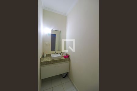 Casa à venda com 280m², 4 quartos e 3 vagas Casa à venda com 280m², 4 quartos e 3 vagasLavabo