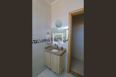 Casa à venda com 280m², 4 quartos e 3 vagas Casa à venda com 280m², 4 quartos e 3 vagasBanheiro