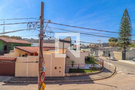 Casa à venda com 280m², 4 quartos e 3 vagas Casa à venda com 280m², 4 quartos e 3 vagasFachada