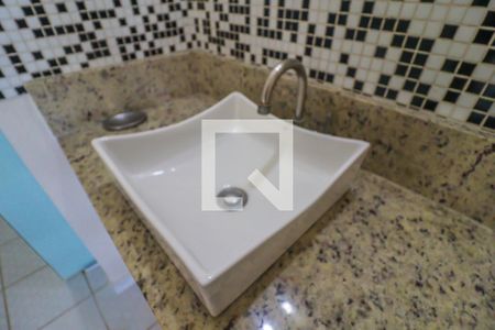 Casa à venda com 280m², 4 quartos e 3 vagas Casa à venda com 280m², 4 quartos e 3 vagasSuíte