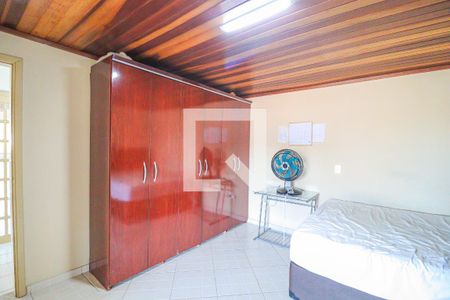 Casa à venda com 280m², 4 quartos e 3 vagas Casa à venda com 280m², 4 quartos e 3 vagasSuíte