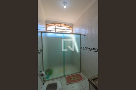 Casa à venda com 280m², 4 quartos e 3 vagas Casa à venda com 280m², 4 quartos e 3 vagasBanheiro