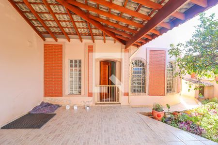 Casa à venda com 280m², 4 quartos e 3 vagas Casa à venda com 280m², 4 quartos e 3 vagasGaragem