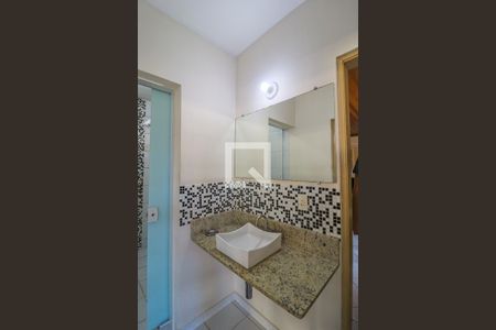 Casa à venda com 280m², 4 quartos e 3 vagas Casa à venda com 280m², 4 quartos e 3 vagasSuíte