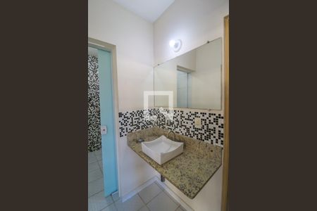 Casa à venda com 280m², 4 quartos e 3 vagas Casa à venda com 280m², 4 quartos e 3 vagasSuíte