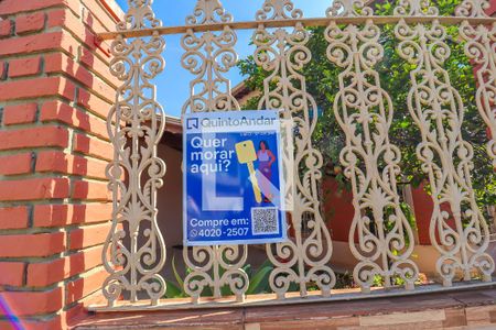 Casa à venda com 280m², 4 quartos e 3 vagas Casa à venda com 280m², 4 quartos e 3 vagasPlaca