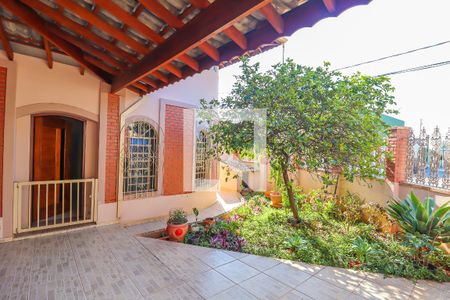 Casa à venda com 280m², 4 quartos e 3 vagas Casa à venda com 280m², 4 quartos e 3 vagasGaragem