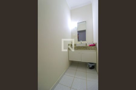 Casa à venda com 280m², 4 quartos e 3 vagas Casa à venda com 280m², 4 quartos e 3 vagasLavabo