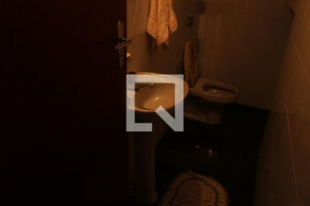 Lavabo de casa para alugar com 3 quartos, 140m² em Vila Marari, São Paulo