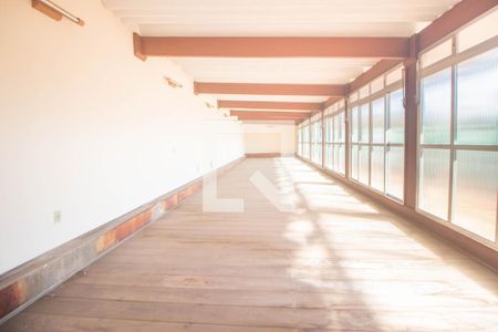 Casa à venda com 494m², 5 quartos e 6 vagas Casa à venda com 494m², 5 quartos e 6 vagasSalão de Festas