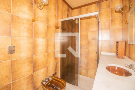 Casa à venda com 494m², 5 quartos e 6 vagas Casa à venda com 494m², 5 quartos e 6 vagasBanheiro da Suíte 1