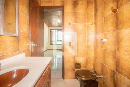 Casa à venda com 494m², 5 quartos e 6 vagas Casa à venda com 494m², 5 quartos e 6 vagasBanheiro da Suíte 1