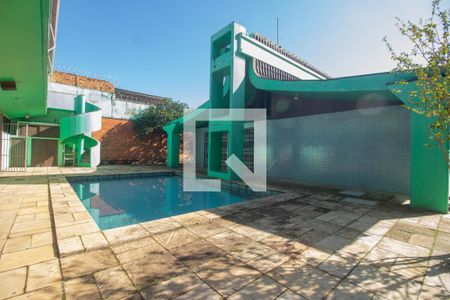 Casa à venda com 494m², 5 quartos e 6 vagas Casa à venda com 494m², 5 quartos e 6 vagasPiscina