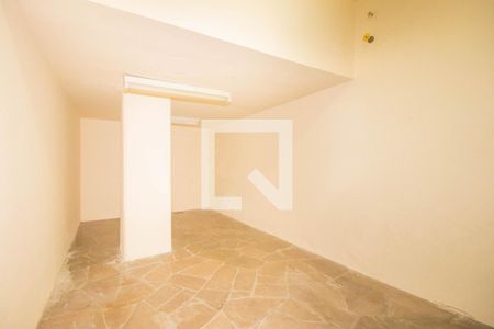 Casa à venda com 494m², 5 quartos e 6 vagas Casa à venda com 494m², 5 quartos e 6 vagasAdega