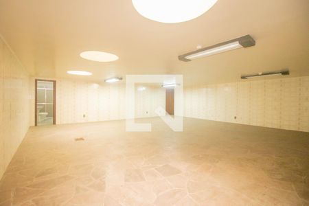 Casa à venda com 494m², 5 quartos e 6 vagas Casa à venda com 494m², 5 quartos e 6 vagasGaragem