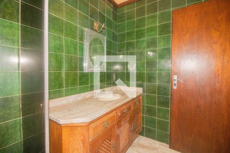 Casa à venda com 494m², 5 quartos e 6 vagas Casa à venda com 494m², 5 quartos e 6 vagasBanheiro Social