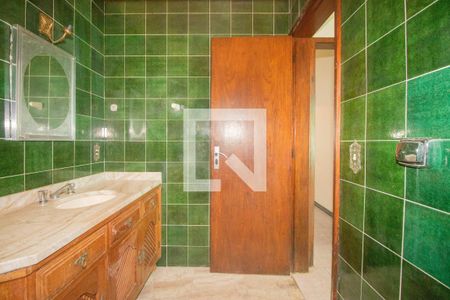 Casa à venda com 494m², 5 quartos e 6 vagas Casa à venda com 494m², 5 quartos e 6 vagasBanheiro Social